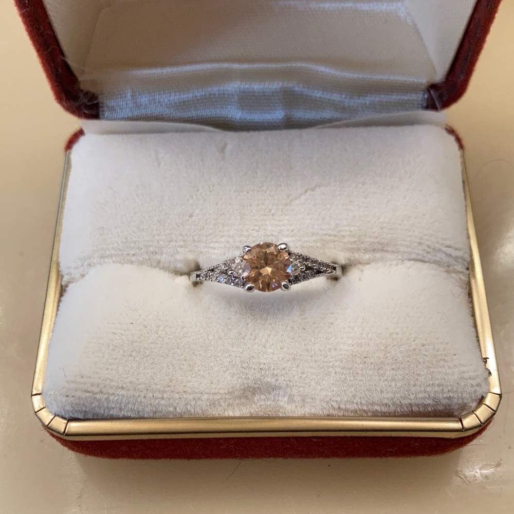Fragrant jewels ring